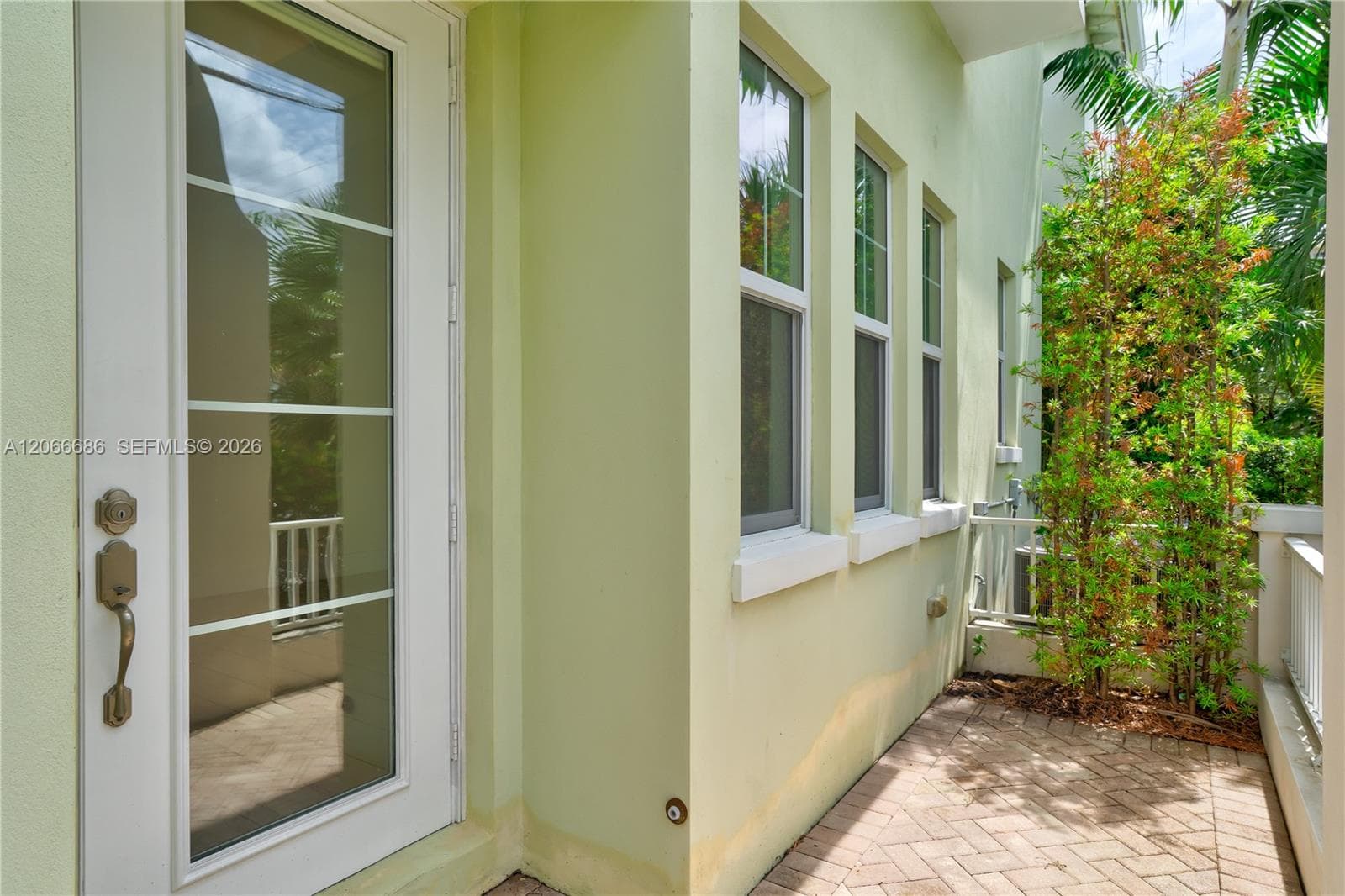 1749 NE 9th St, Fort Lauderdale, FL 33304 photo 5