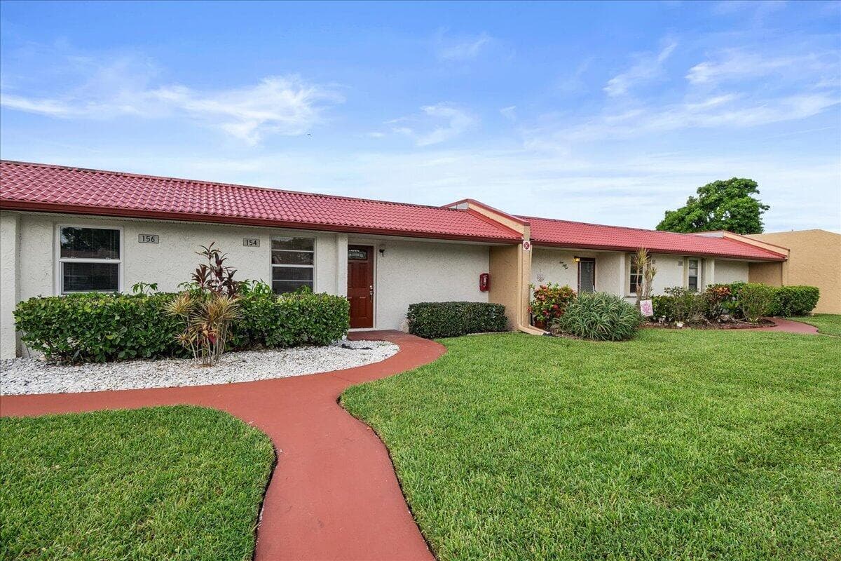 154 Lake Barbara Drive, West Palm Beach, FL 33411 photo 2