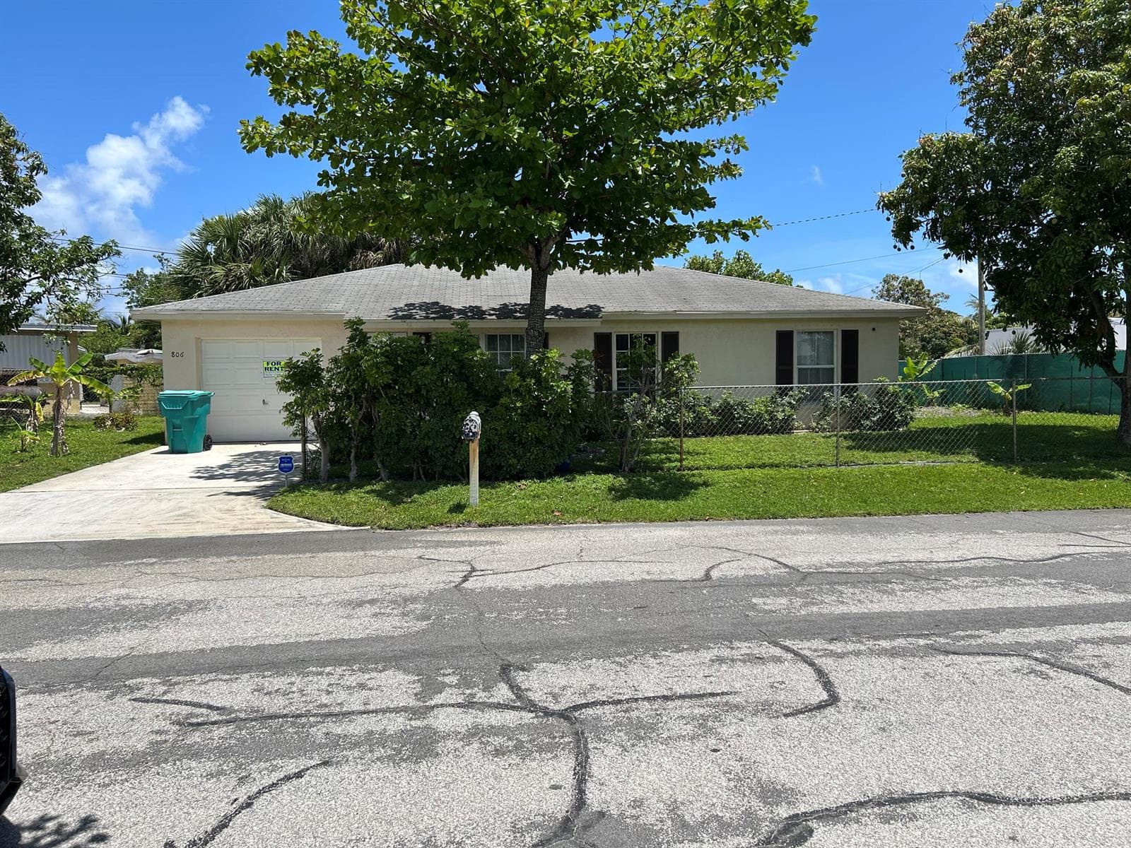 806 NW 1ST Street, Boynton Beach, FL 33435 photo 3