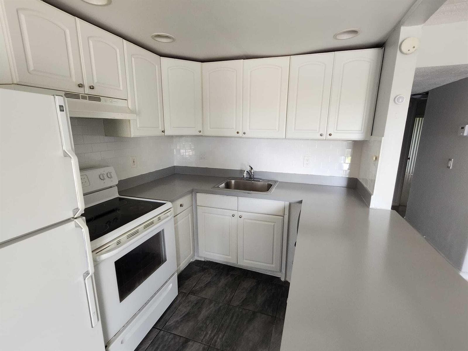 100 Village Green Circle E # B212, Palm Springs, FL 33461 photo 4