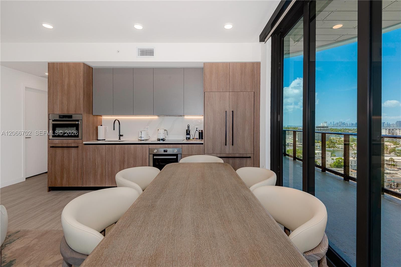 580 72nd St # 1112, Miami Beach, FL 33141 photo 5
