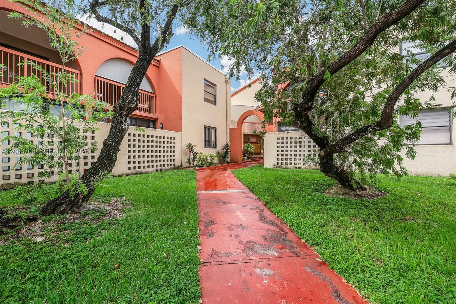 10245 NW 9th St Cir # 102-9, Miami, FL 33172 photo 2