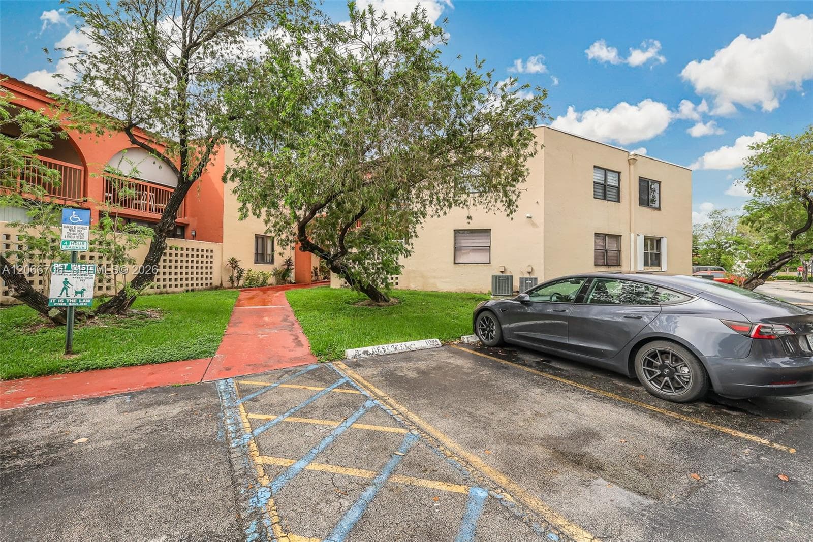 10245 NW 9th St Cir # 102-9, Miami, FL 33172 photo 3