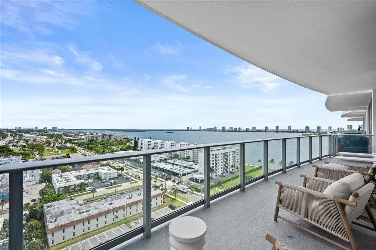220 Lake Shore Drive # 1513, Lake Park, FL 33403
