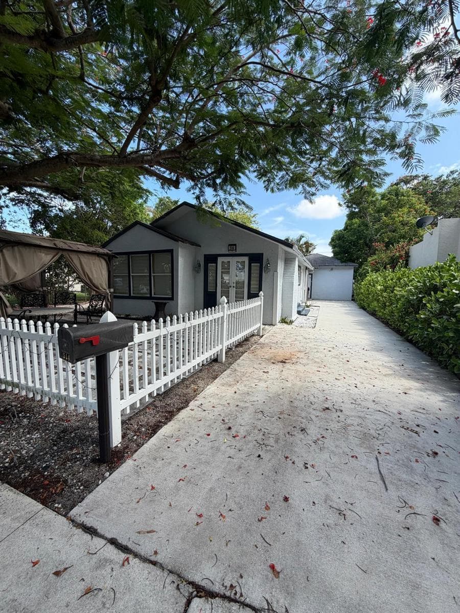 514 Churchill Road, West Palm Beach, FL 33405 photo 5