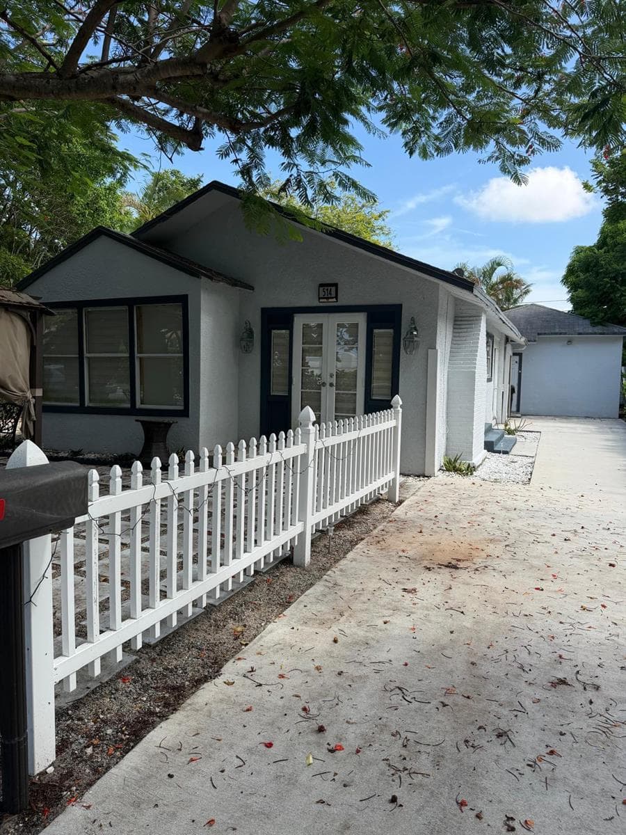 514 Churchill Road, West Palm Beach, FL 33405 photo 4