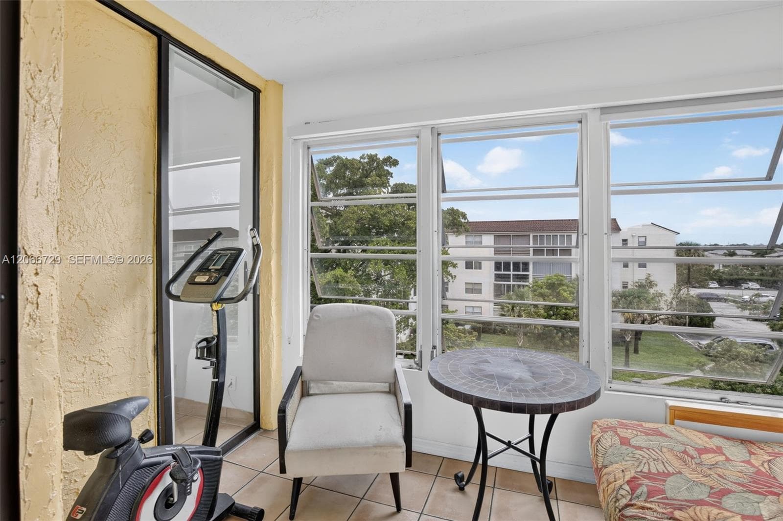 2811 Somerset Dr # 405, Lauderdale Lakes, FL 33311 photo 4