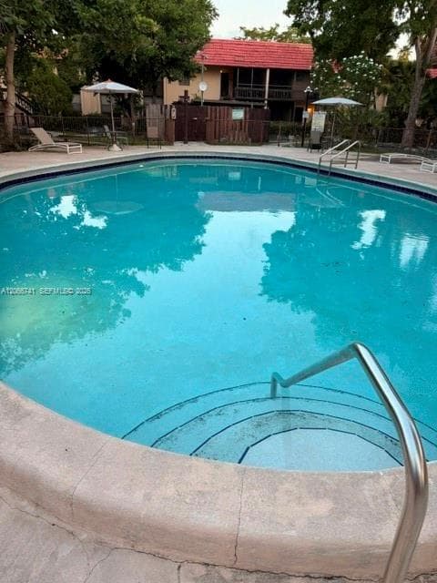 780 NE 199th St # 207E, Miami, FL 33179 photo 2