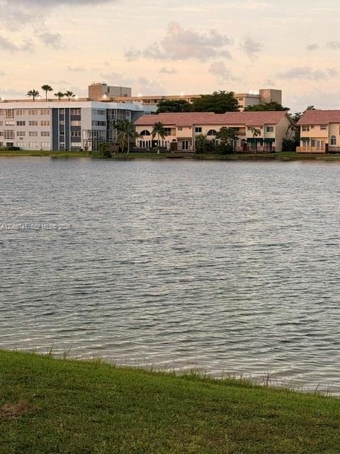 780 NE 199th St # 207E, Miami, FL 33179 photo 3
