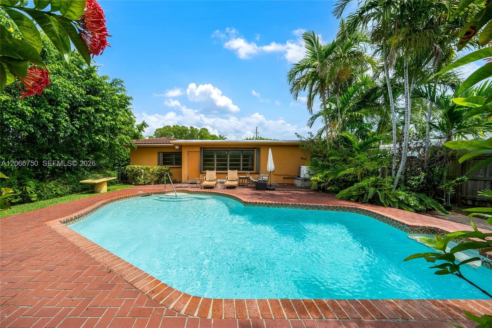 1860 Cleveland Rd, Miami Beach, FL 33141 photo 5