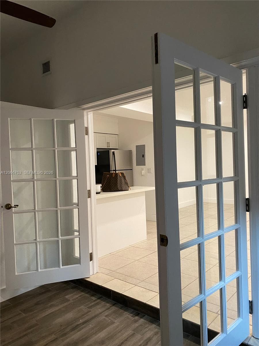 1 Edgewater Dr # 103, Coral Gables, FL 33133 photo 2