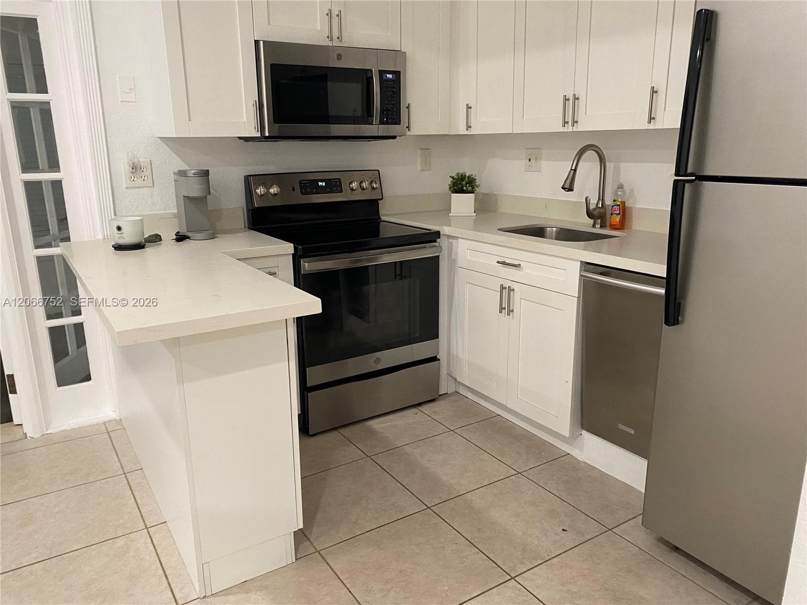 1 Edgewater Dr # 103, Coral Gables, FL 33133 photo 4