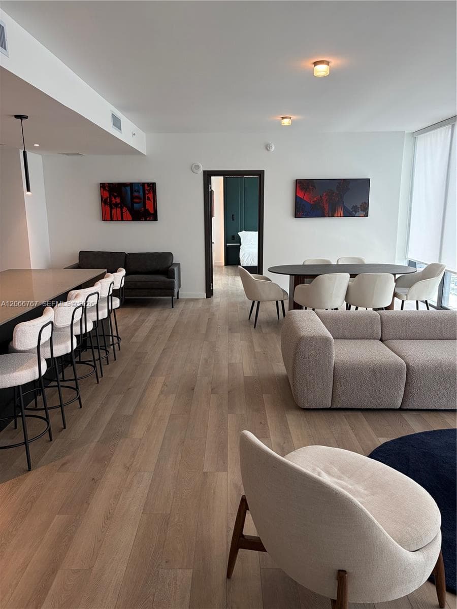 20 NE 11 Street # 1701, Miami, FL 33132 photo 4