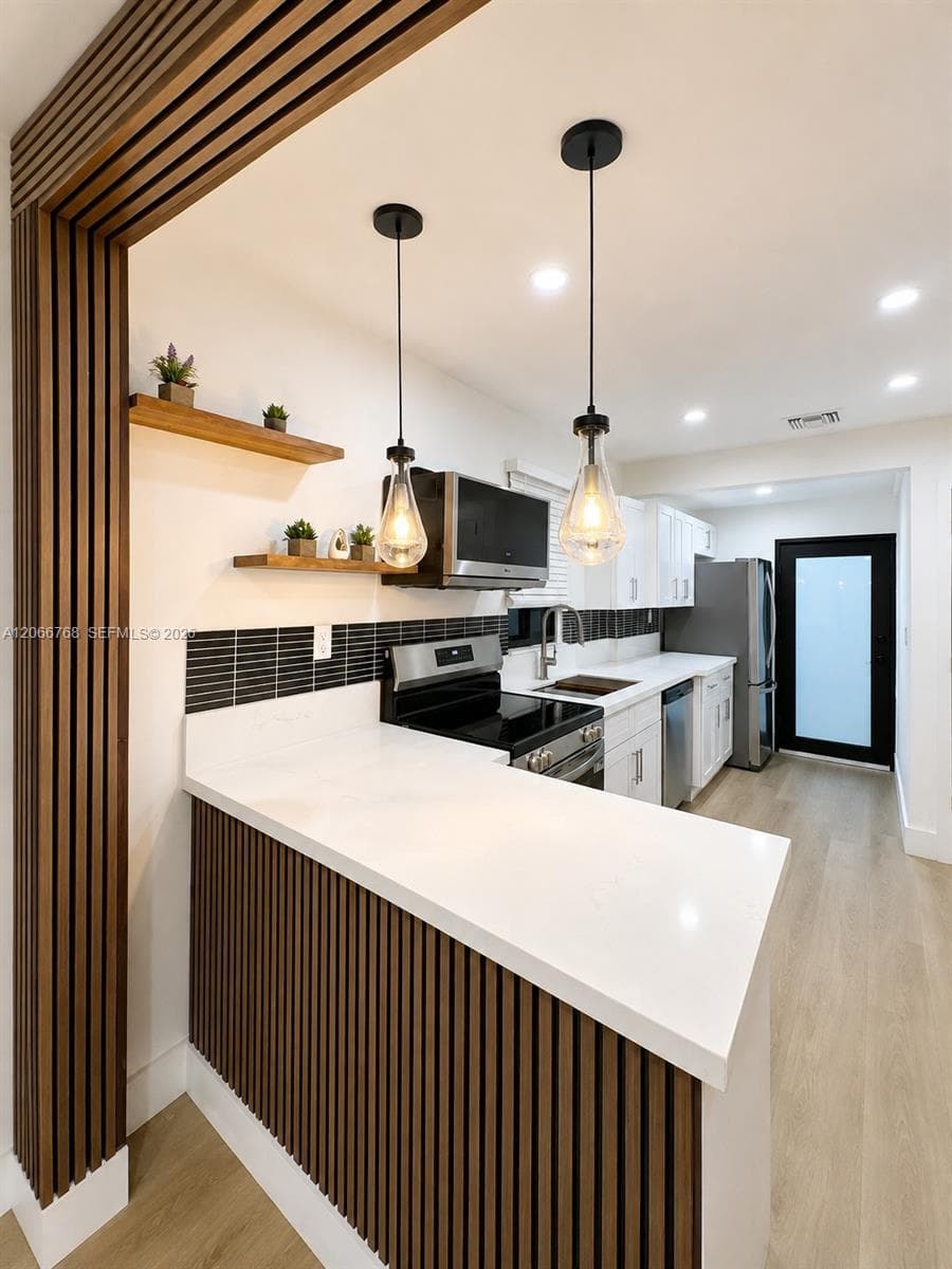 2415 NW 15th St, Miami, FL 33125 photo 5