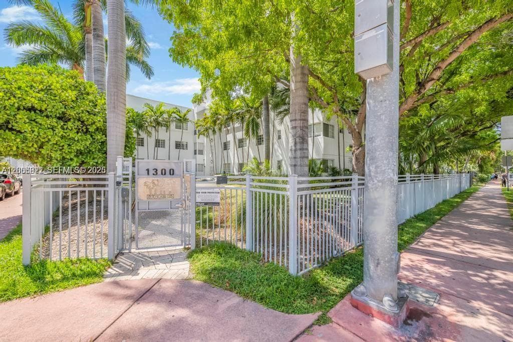 1300 Pennsylvania Ave # 104, Miami Beach, FL 33139