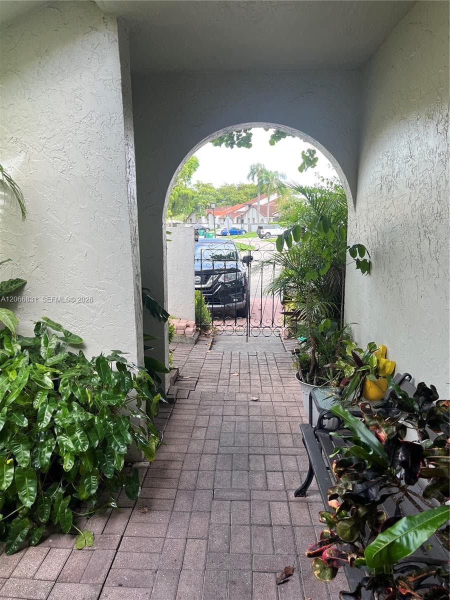 17919 NW 66th Ct, Hialeah, FL 33015 photo 5