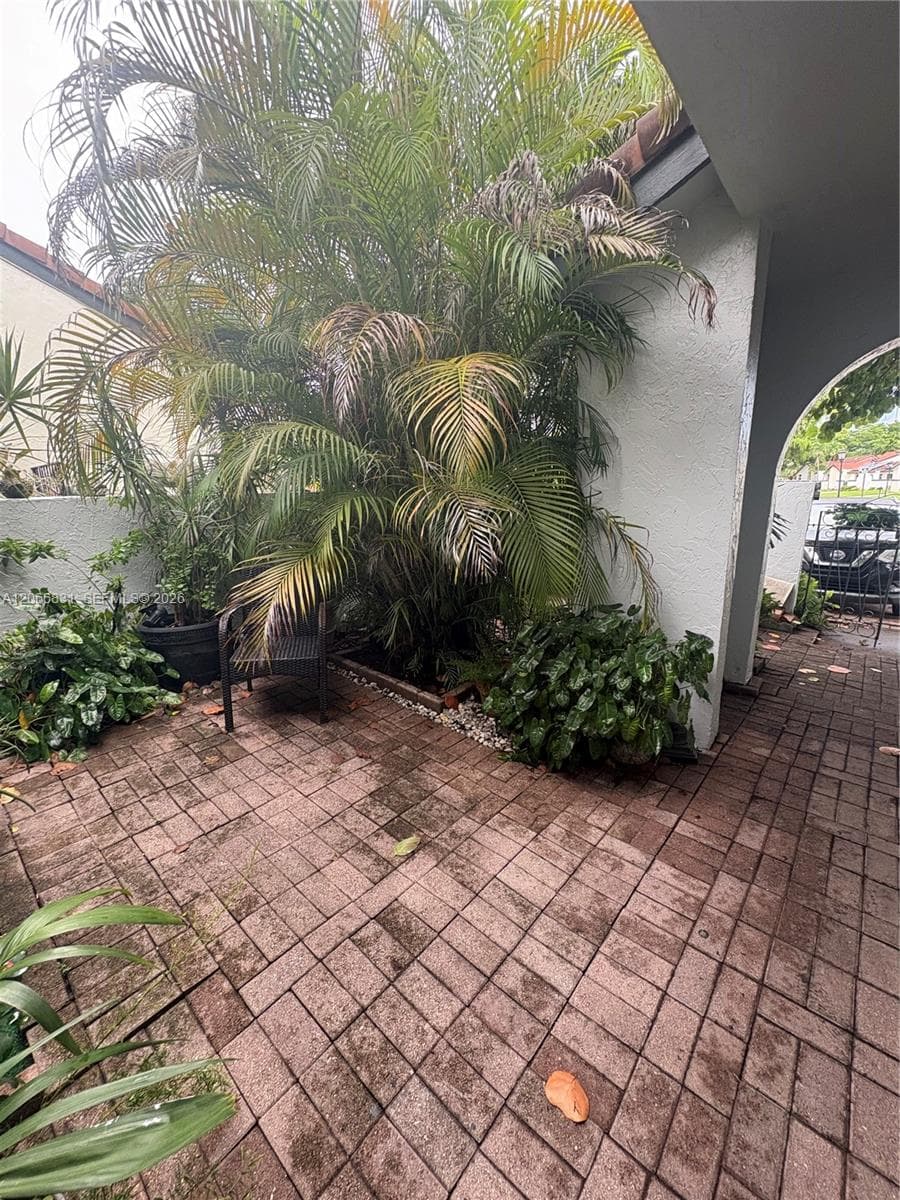 17919 NW 66th Ct, Hialeah, FL 33015 photo 4