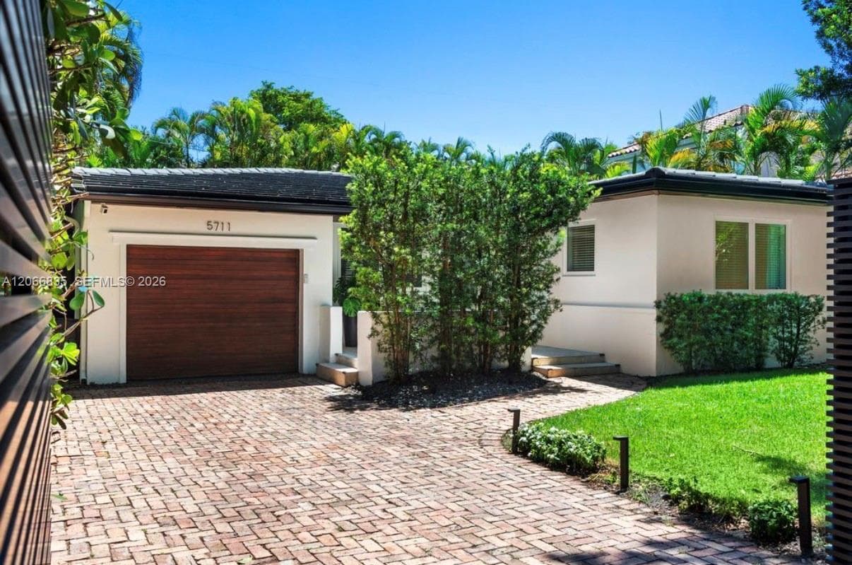 5711 Michelangelo St, Coral Gables, FL 33146 photo 3