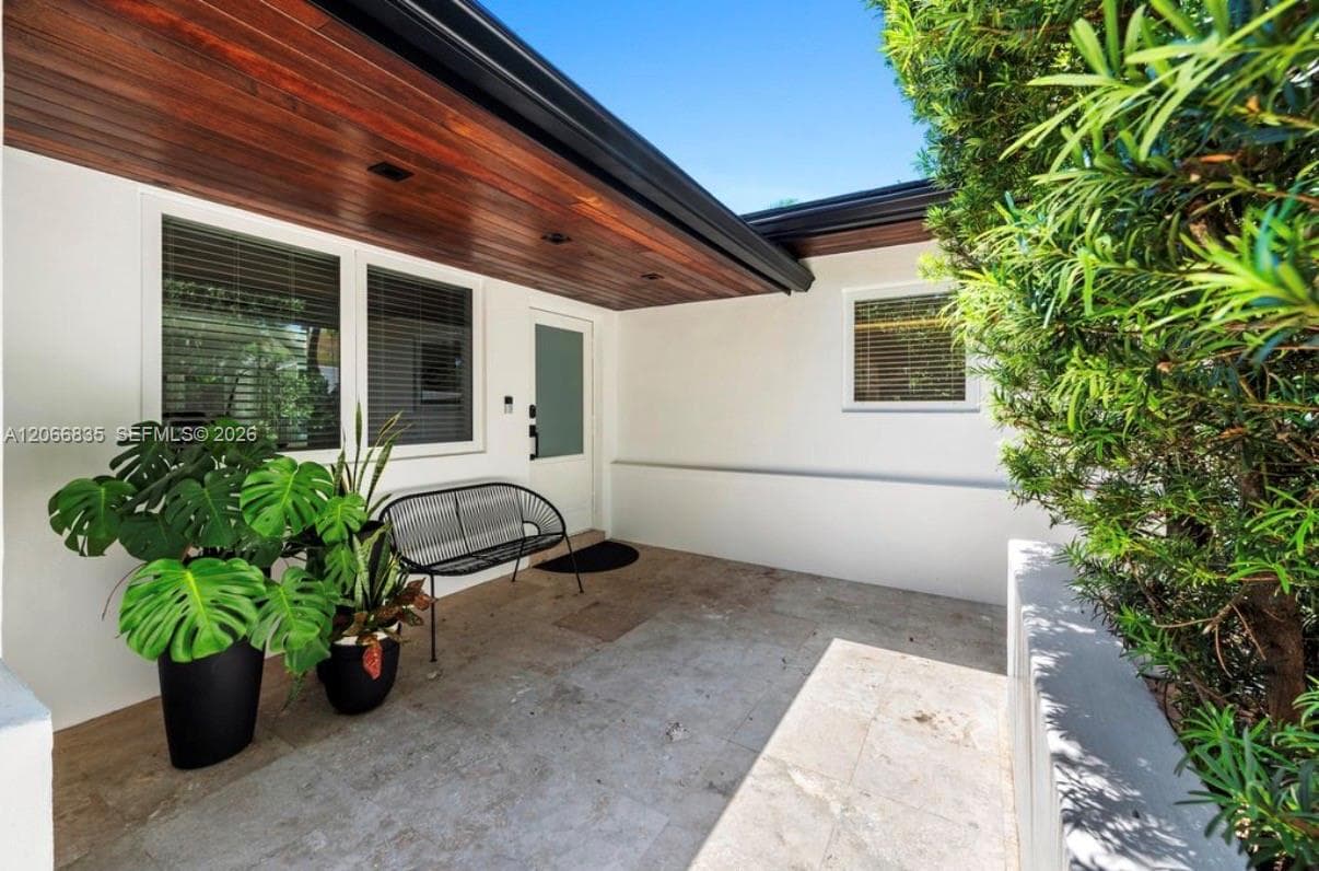 5711 Michelangelo St, Coral Gables, FL 33146 photo 5