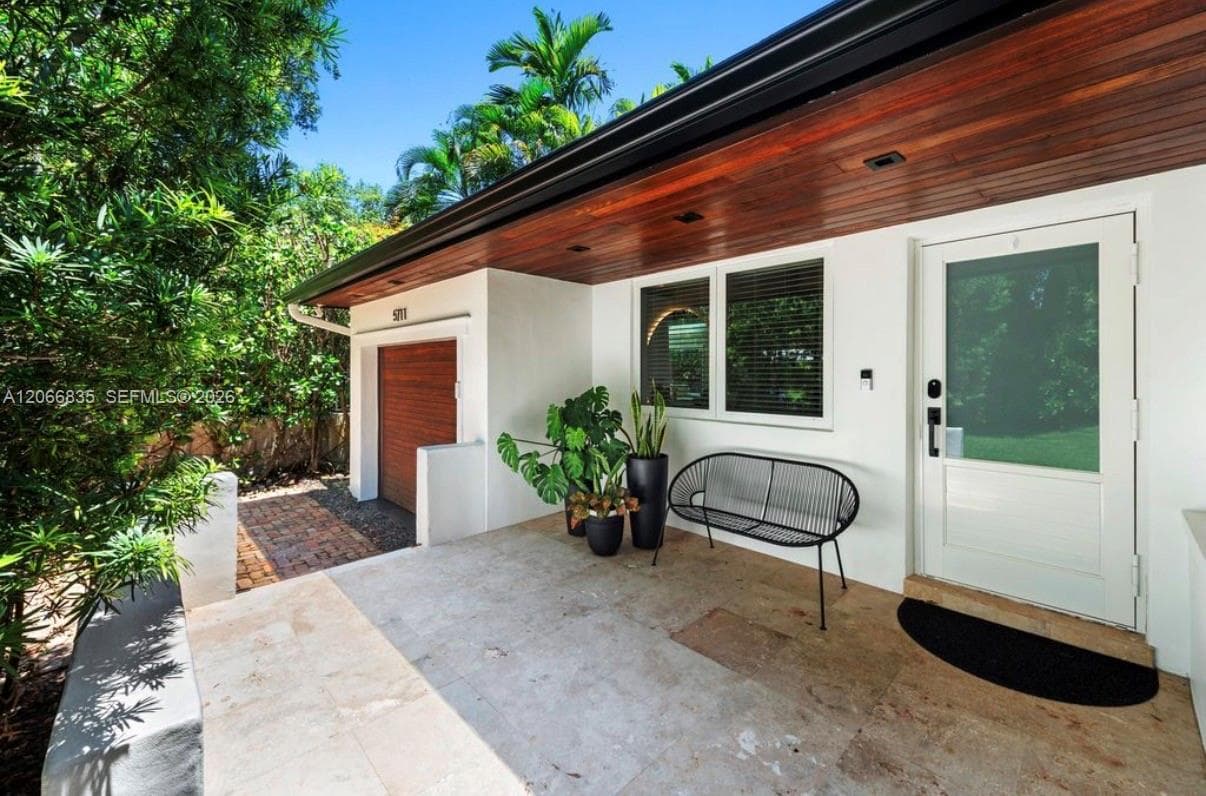 5711 Michelangelo St, Coral Gables, FL 33146 photo 4