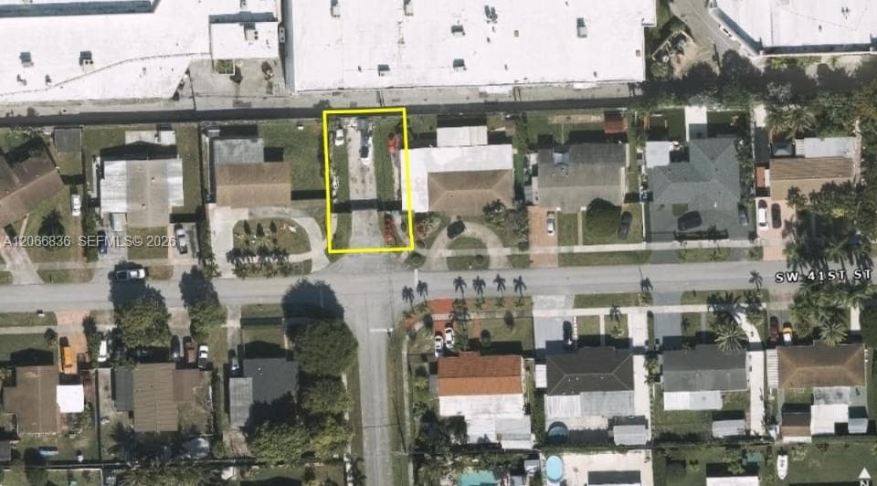 41ST 41ST, Miami, FL 33165 photo 2