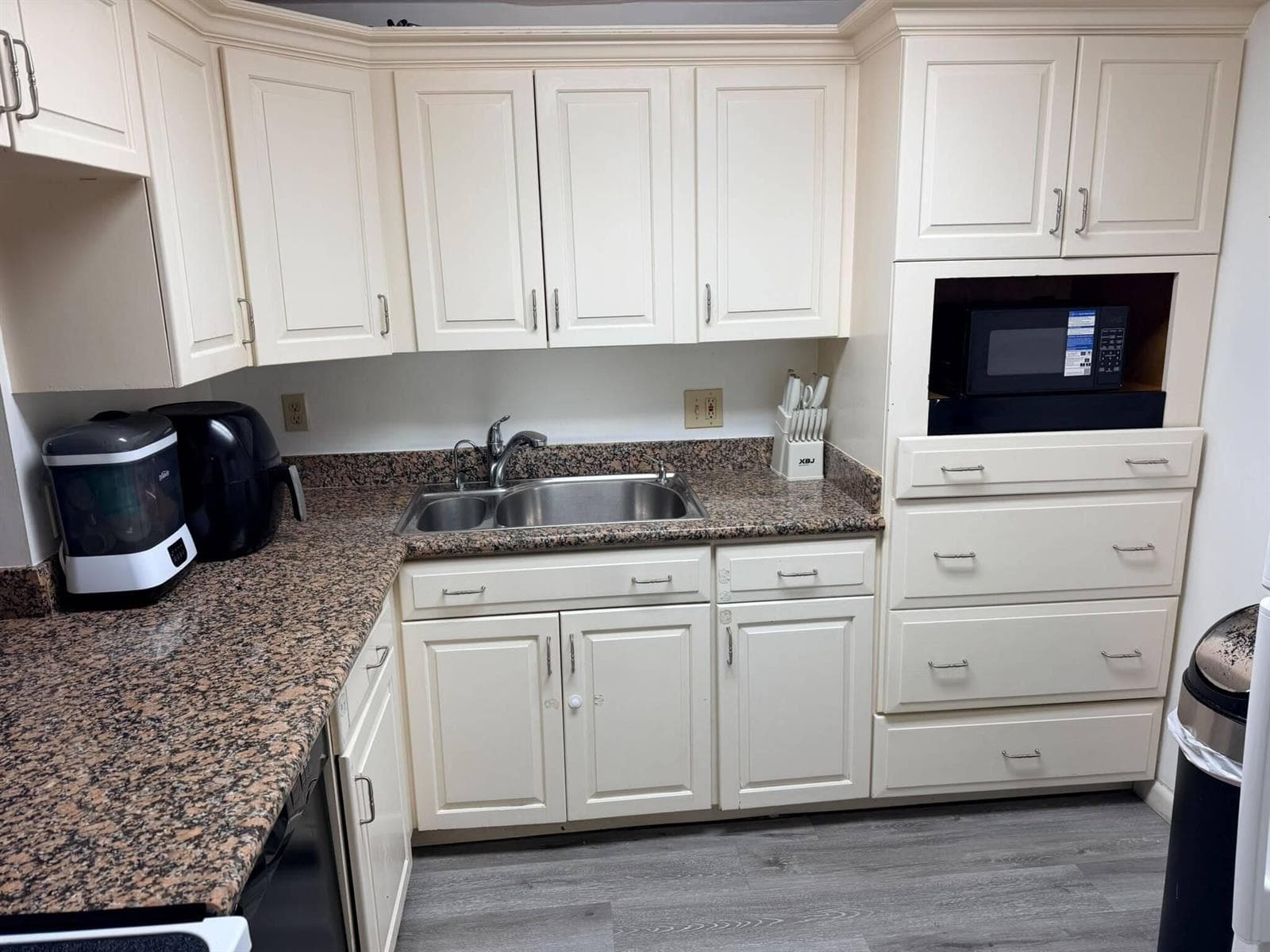 480 EXECUTIVE CENTER Drive # 3H, West Palm Beach, FL 33401 photo 2