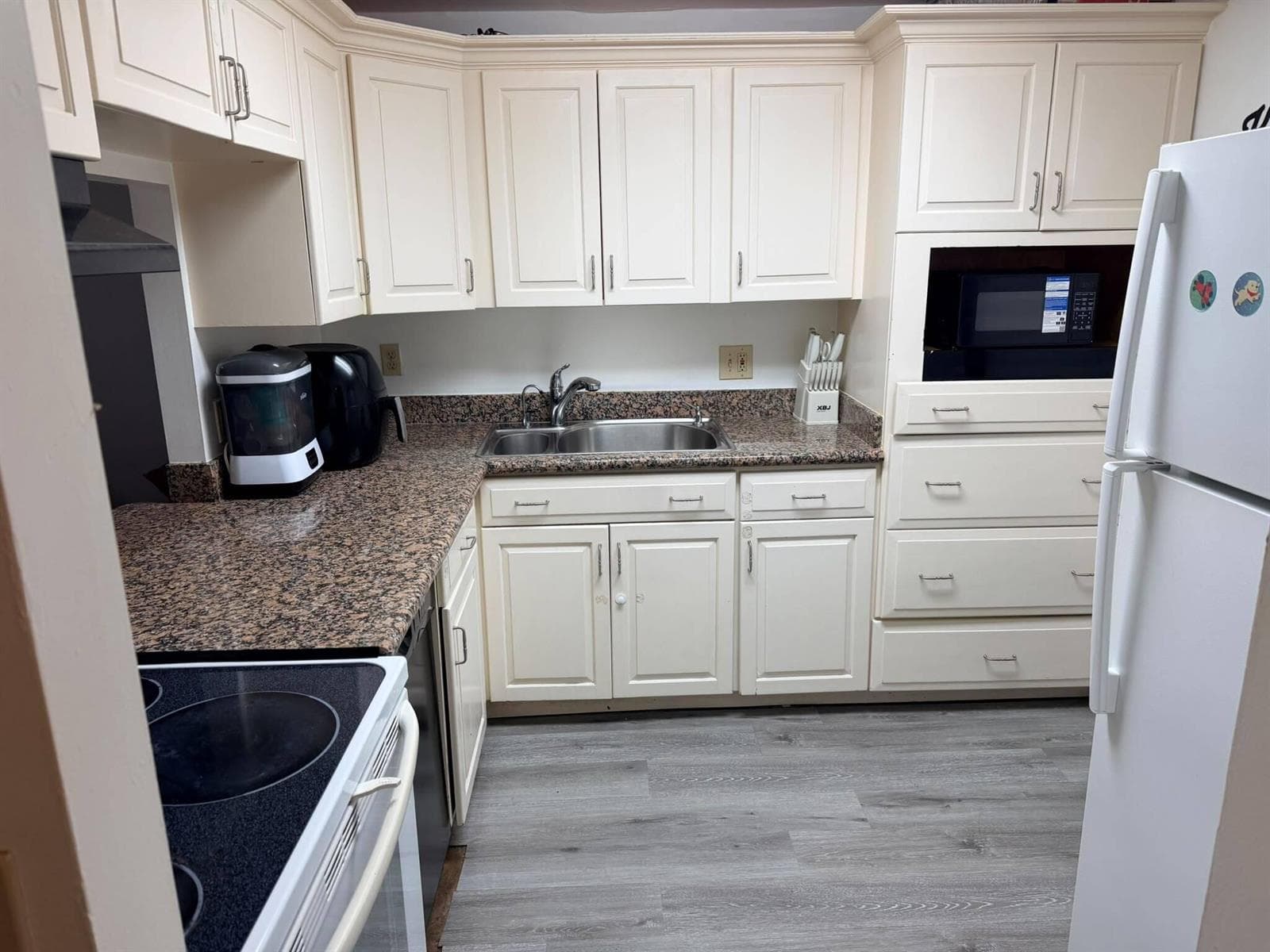 480 EXECUTIVE CENTER Drive # 3H, West Palm Beach, FL 33401