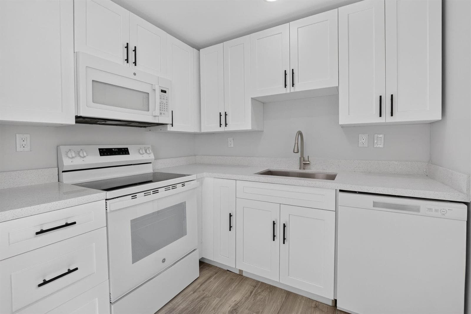 68 Normandy B, Delray Beach, FL 33484 photo 3