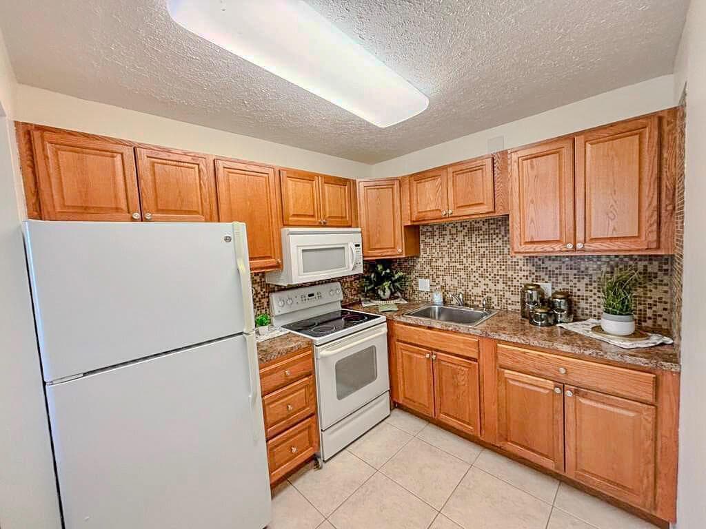 54 Newport Court # c, Deerfield Beach, FL 33442 photo 2
