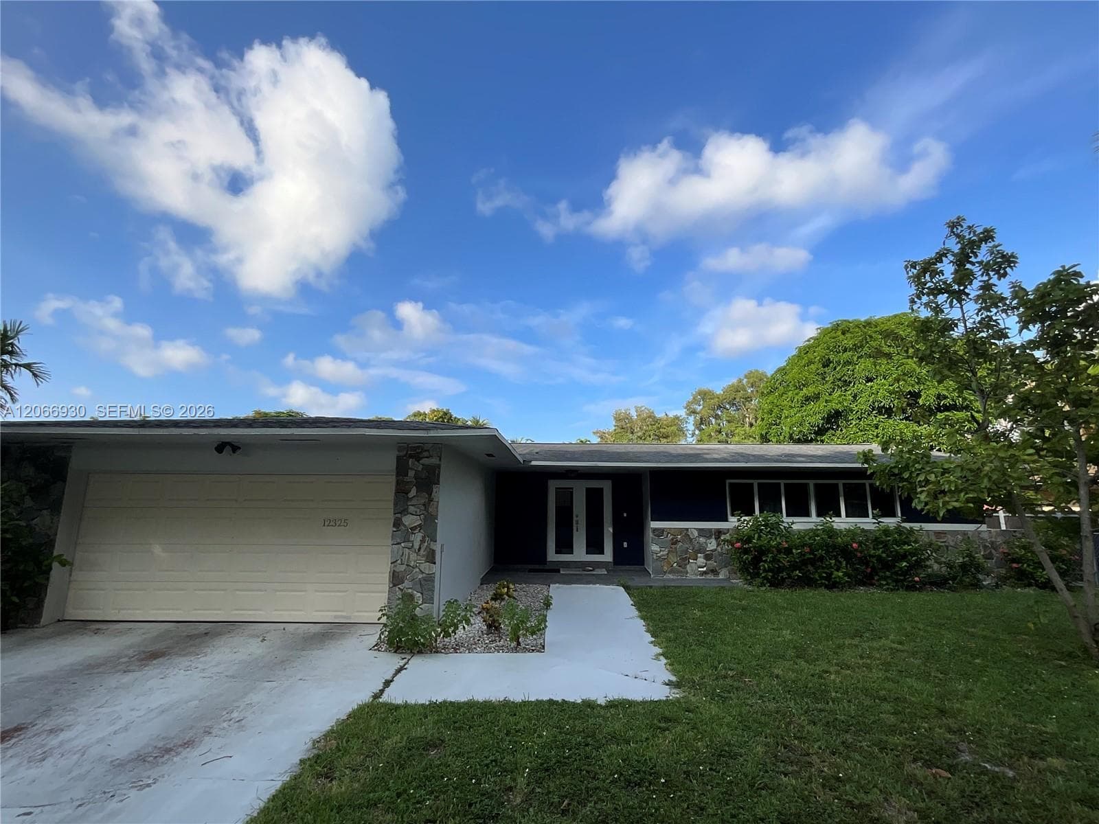 12325 NE 2nd Ct, North Miami, FL 33161 photo 2