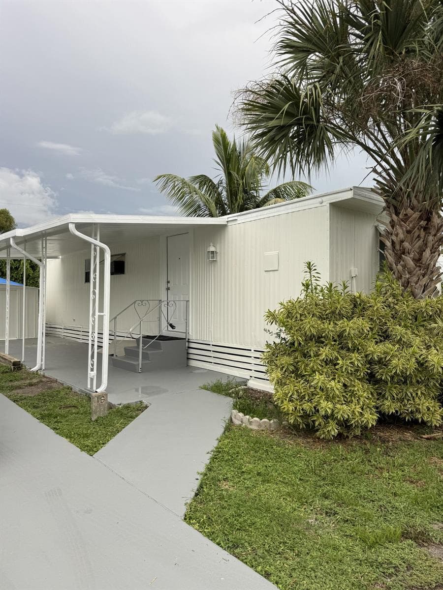 16 Palm Drive # 16, FL 33461