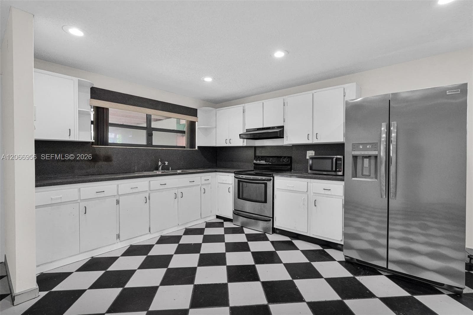 81 NW 41st St # 2, Miami, FL 33127 photo 3