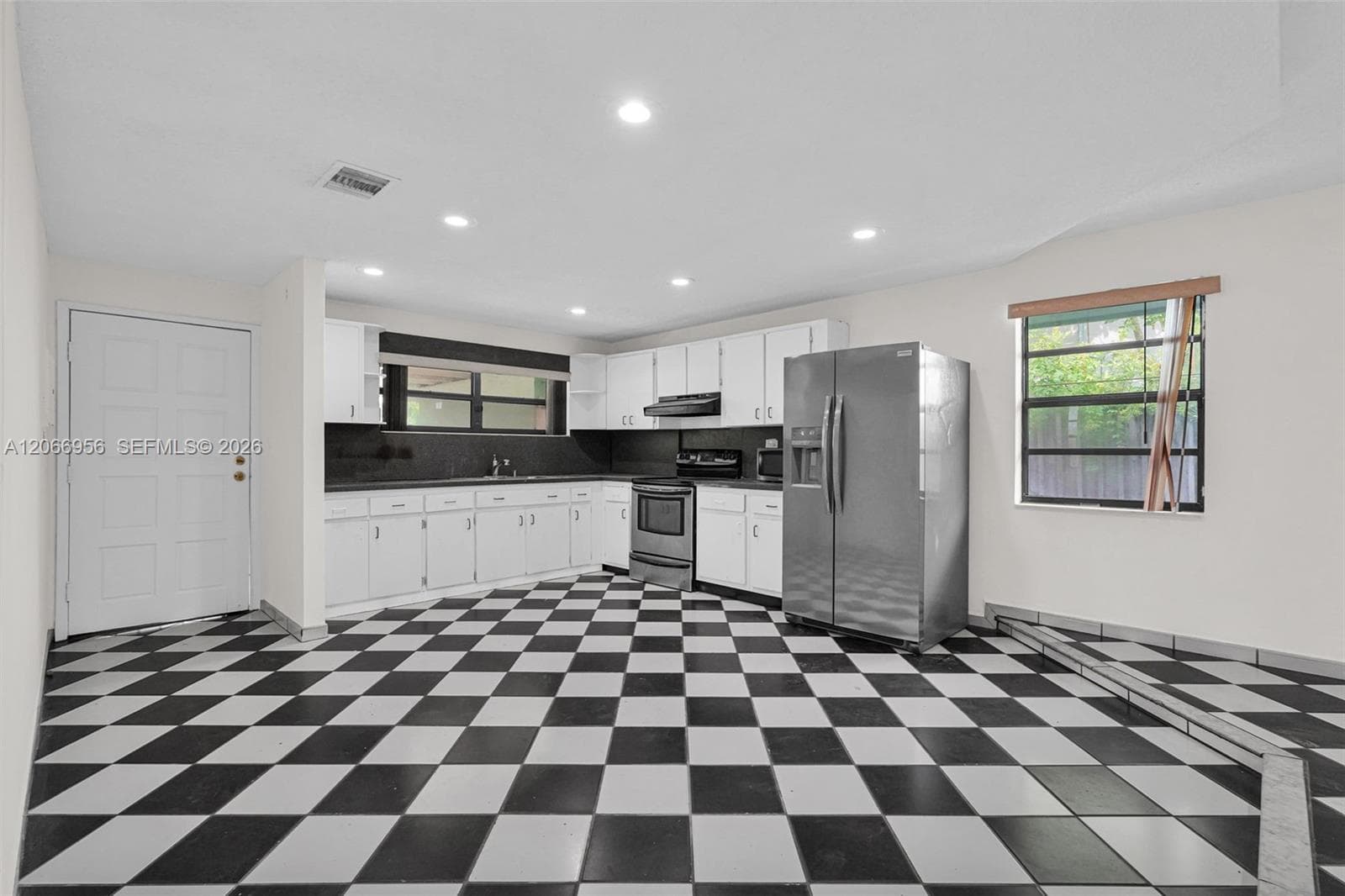 81 NW 41st St # 2, Miami, FL 33127 photo 5