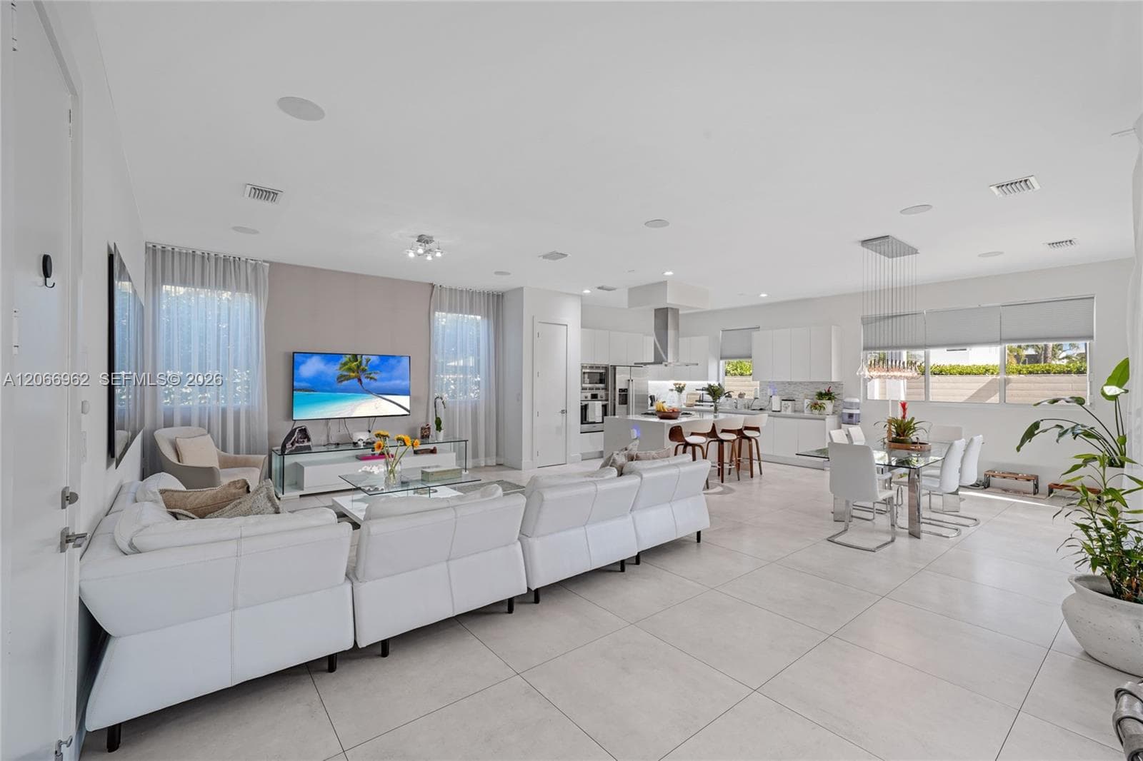 7515 NW 99th Ave, Doral, FL 33178 photo 3