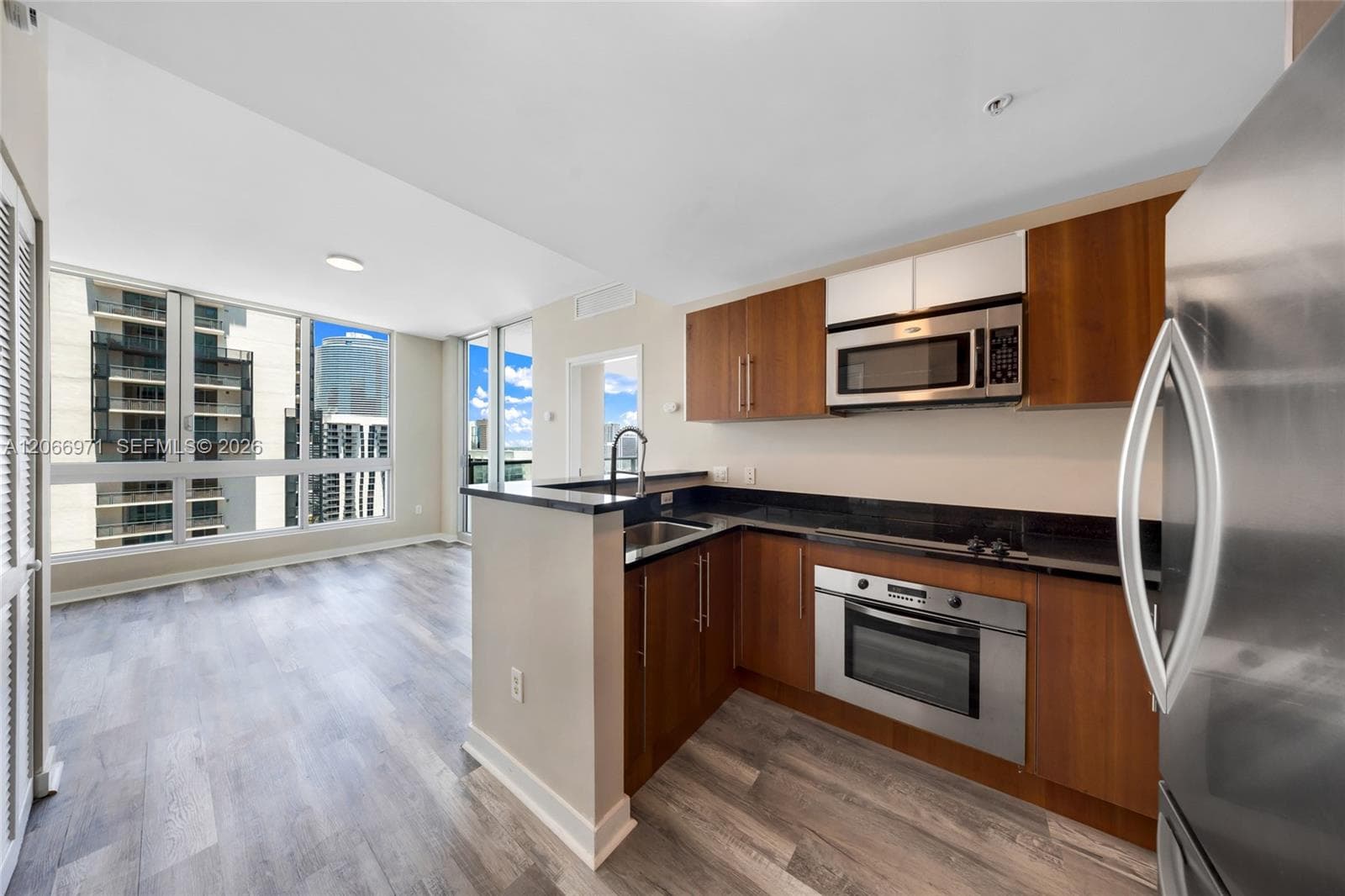 300 S Biscayne Blvd # T-2911, Miami, FL 33131 photo 3