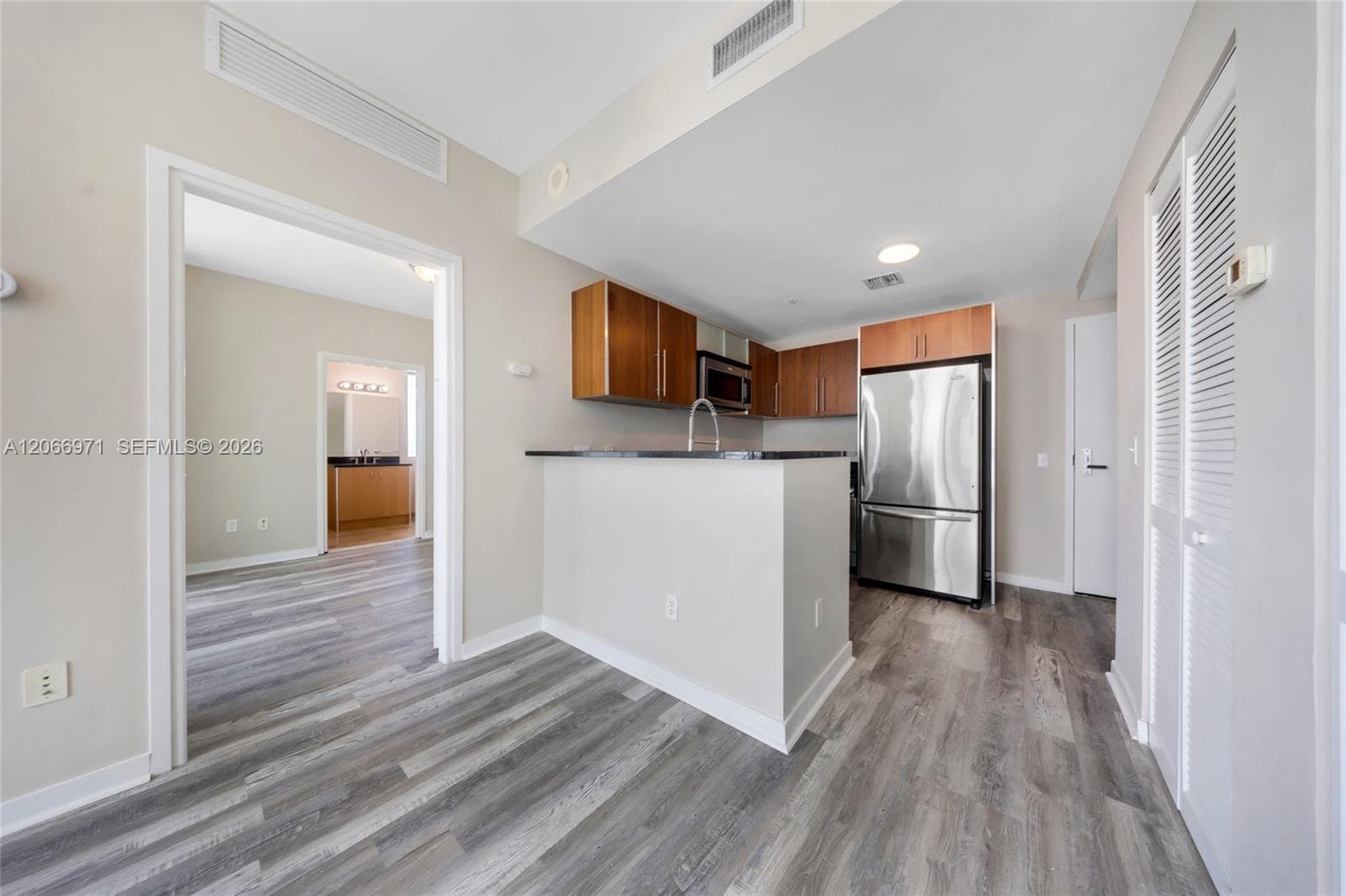 300 S Biscayne Blvd # T-2911, Miami, FL 33131