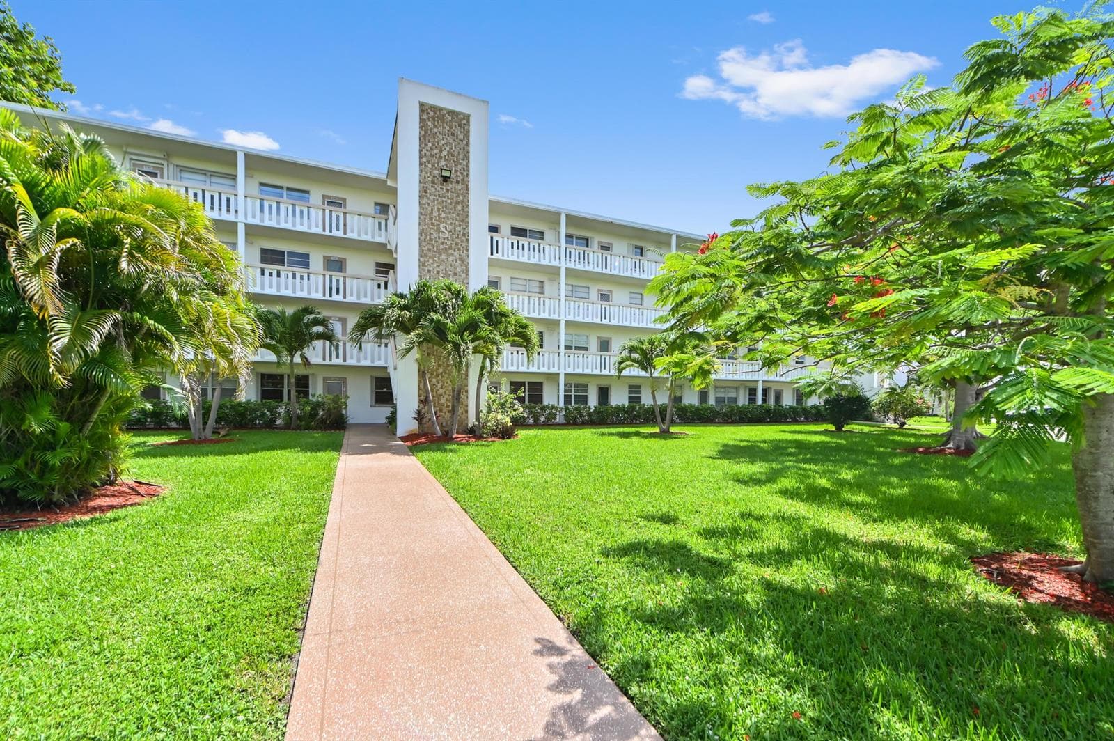 4087 Newport S, Deerfield Beach, FL 33442 photo 3