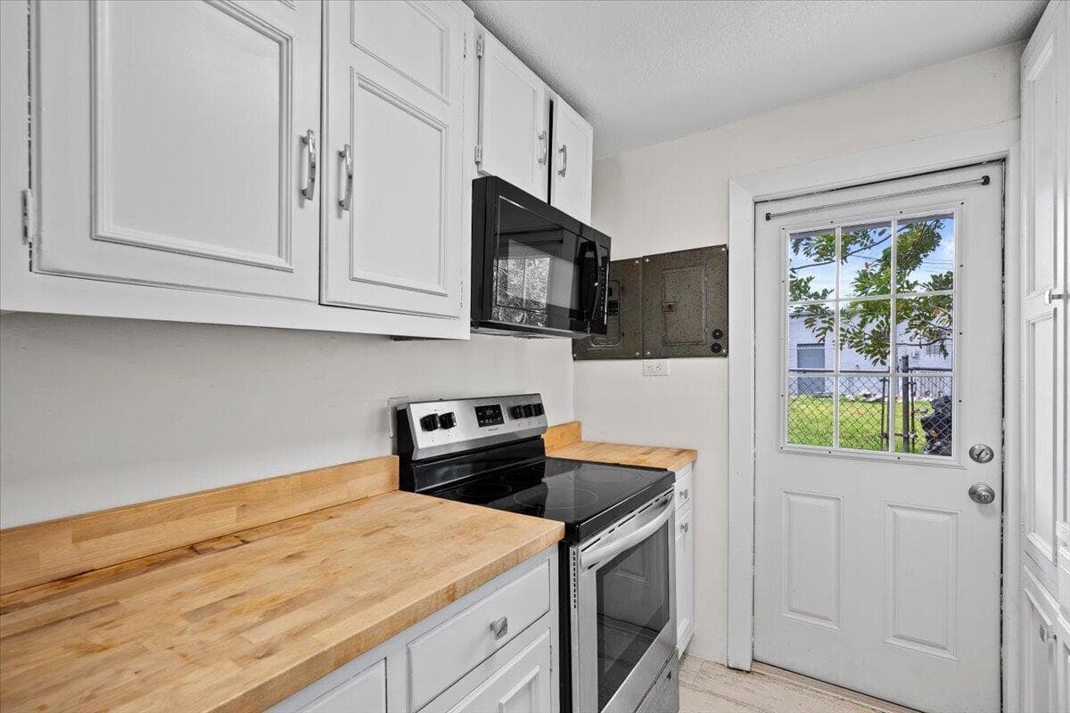1226 Easter Avenue, Fort Pierce, FL 34950 photo 2