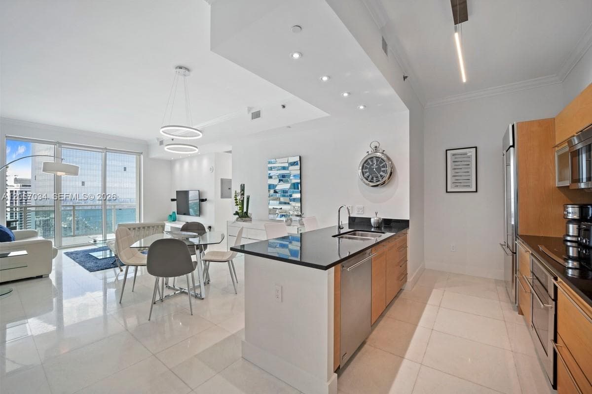950 Brickell Bay Dr # 4600, Miami, FL 33131 photo 5