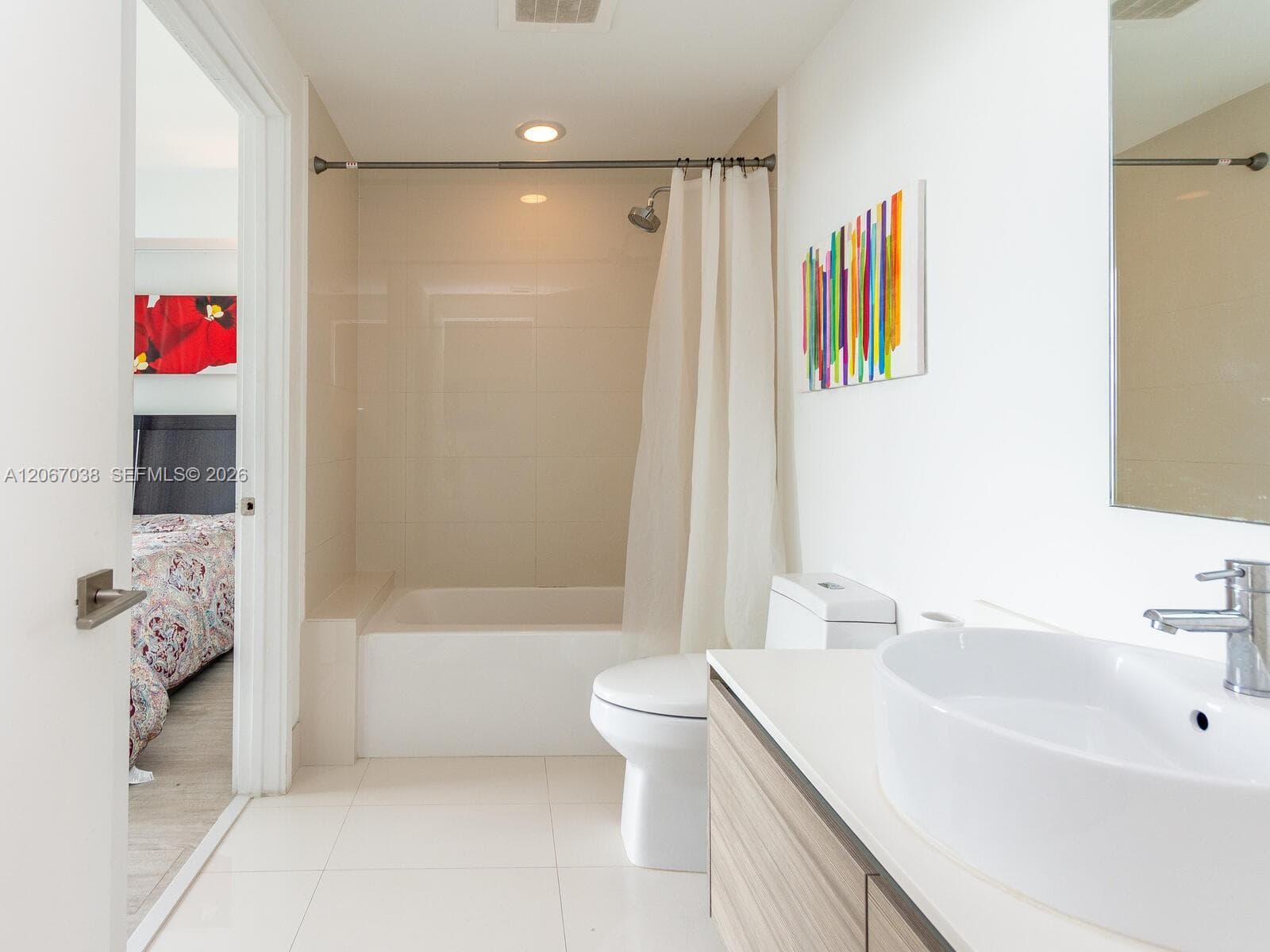 121 NE 34th St # 1014, Miami, FL 33137 photo 2
