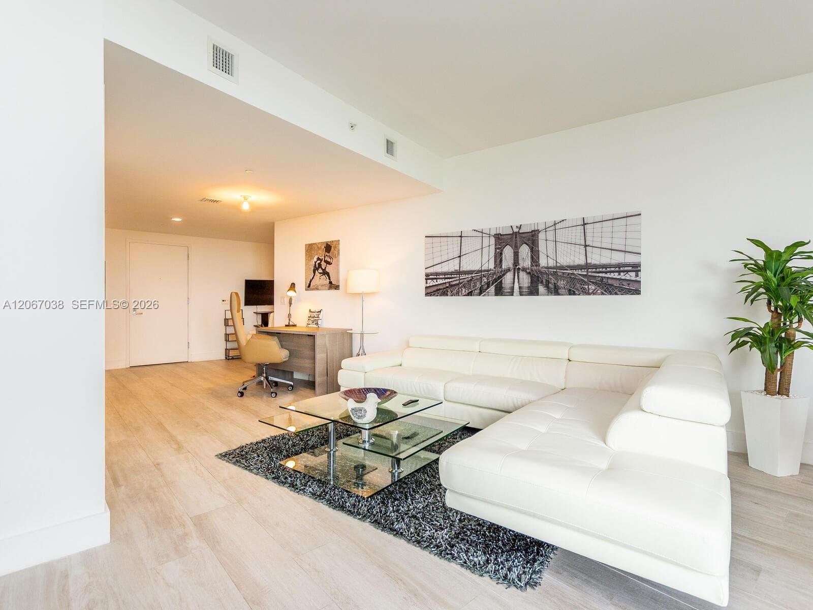 121 NE 34th St # 1014, Miami, FL 33137