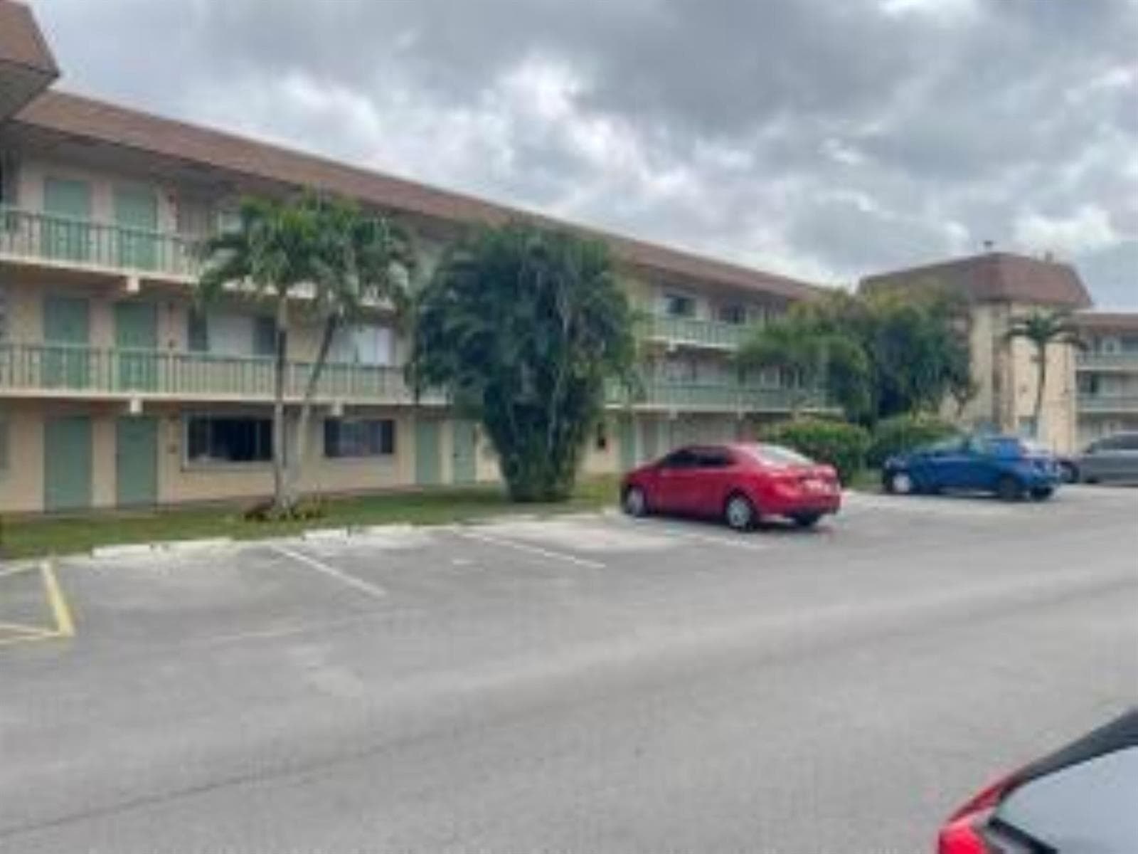 400 Village Green Circle W # 202, Palm Springs, FL 33461