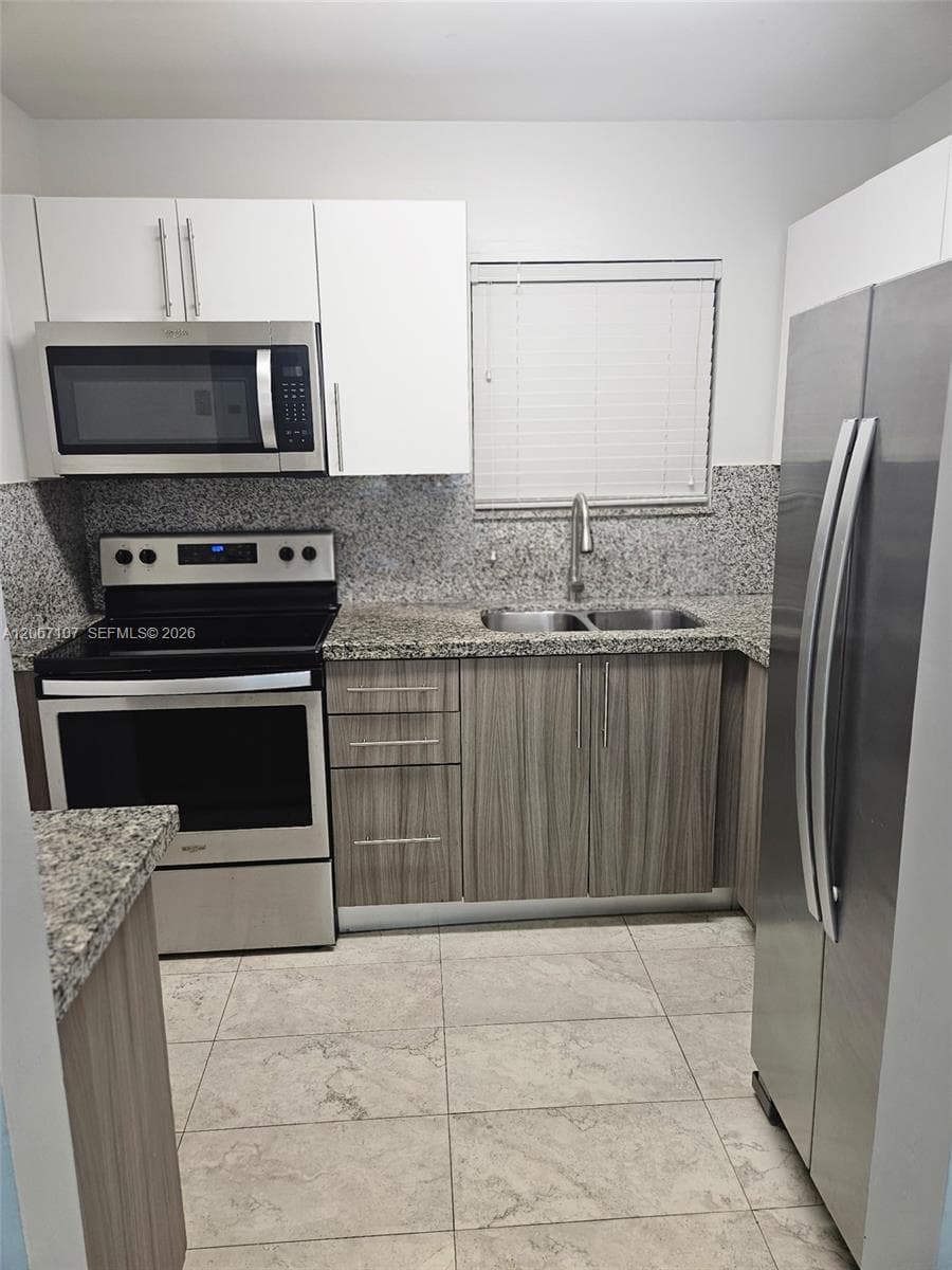7470 Miami Lakes Dr # B208, Miami Lakes, FL 33014 photo 3