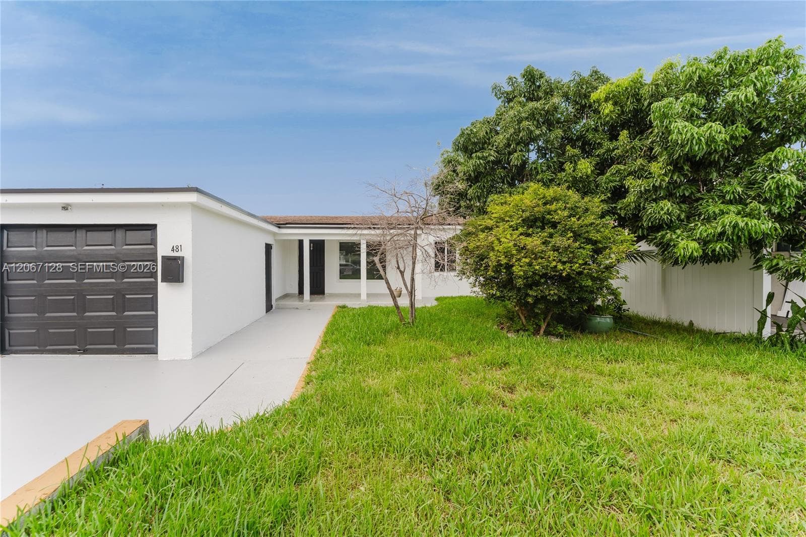 481 NE 51st St, Oakland Park, FL 33334 photo 2