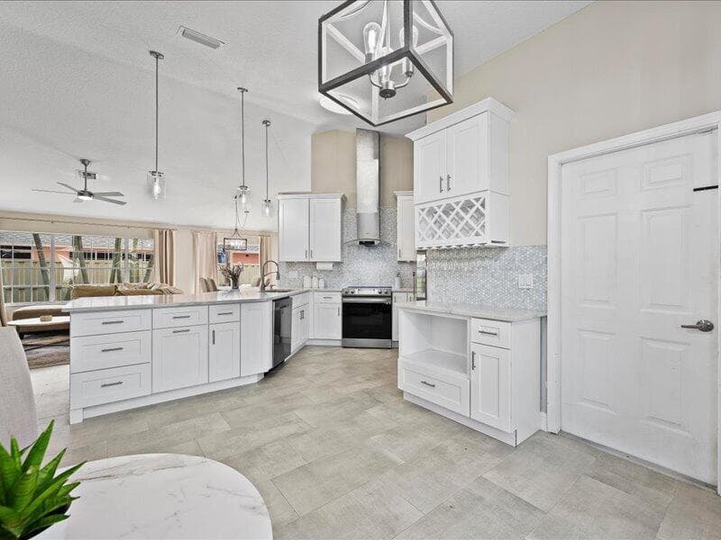 237 W MOCCASIN Trail W, Jupiter, FL 33458 photo 5