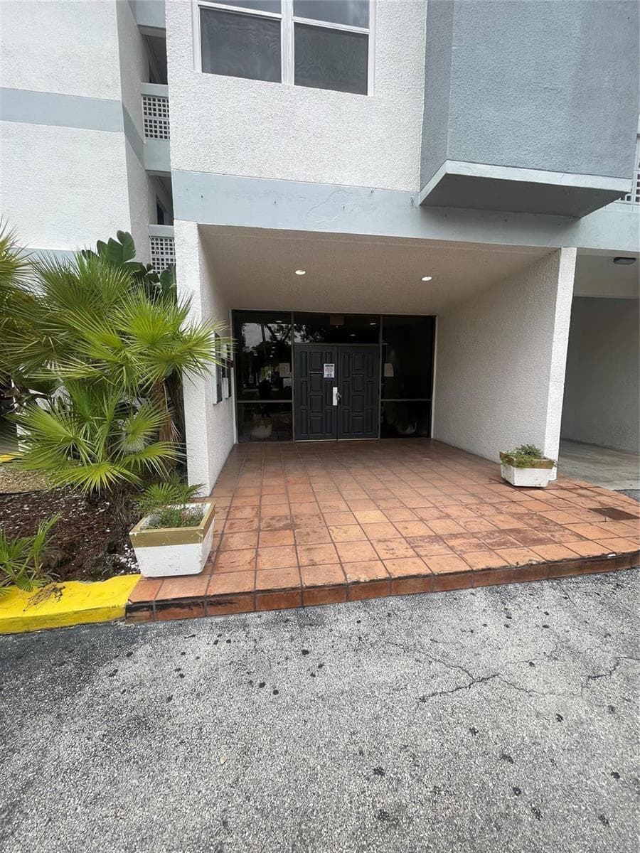 3301 SPANISH MOSS Terrace # 610, Lauderhill, FL 33319 photo 3