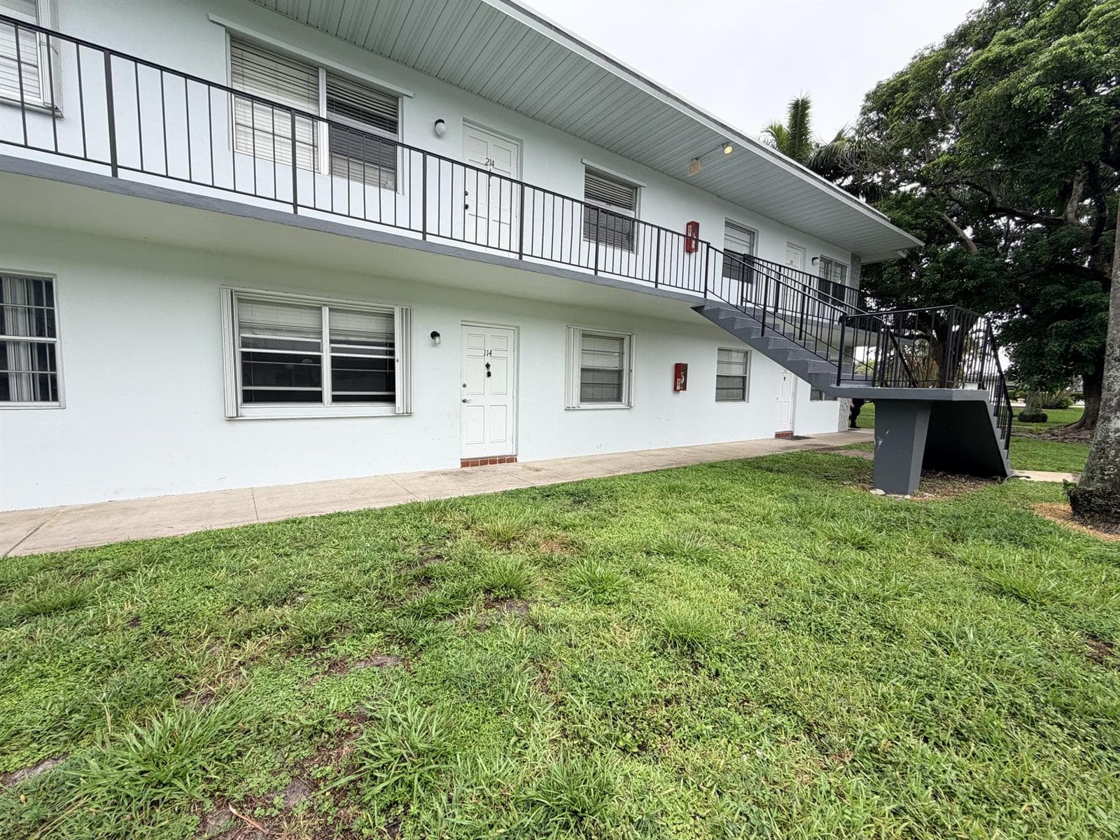 6191 SW 37th Street # Apt 114, Davie, FL 33314