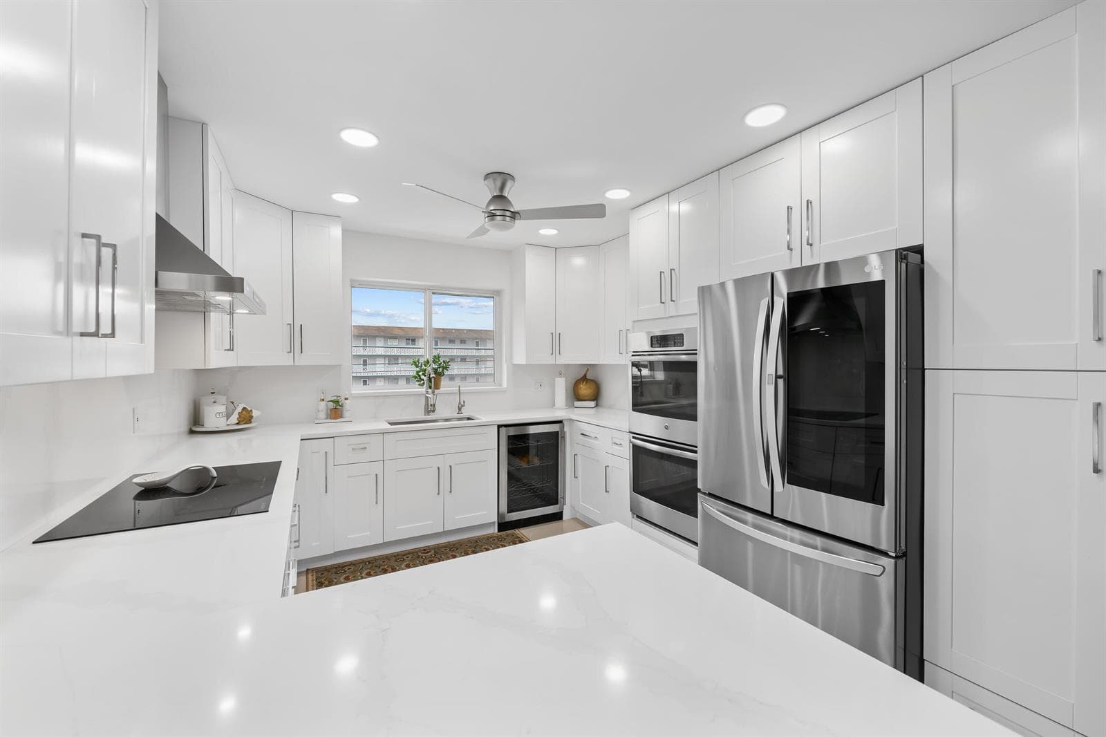 1040 CRYSTAL LAKE Drive # 4, Deerfield Beach, FL 33064 photo 3