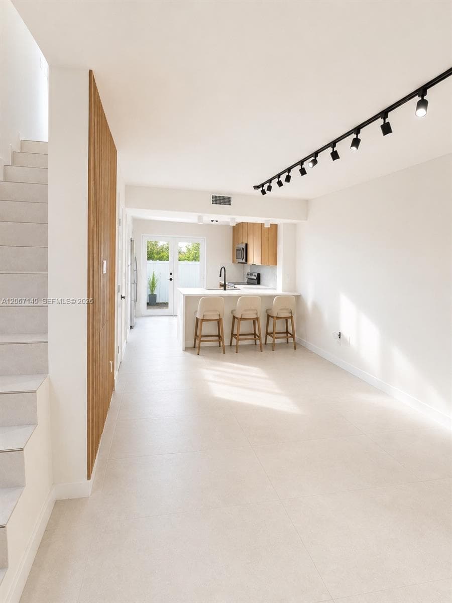 1220 Euclid Ave # 2, Miami Beach, FL 33139 photo 4