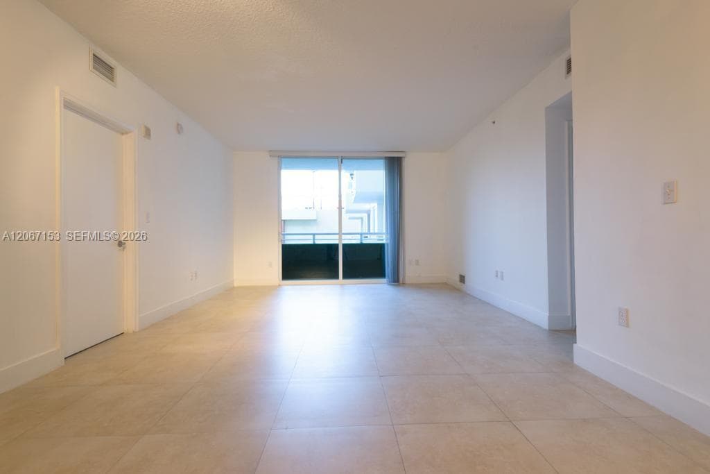 18800 NE 29th Ave # 427, Aventura, FL 33180 photo 3